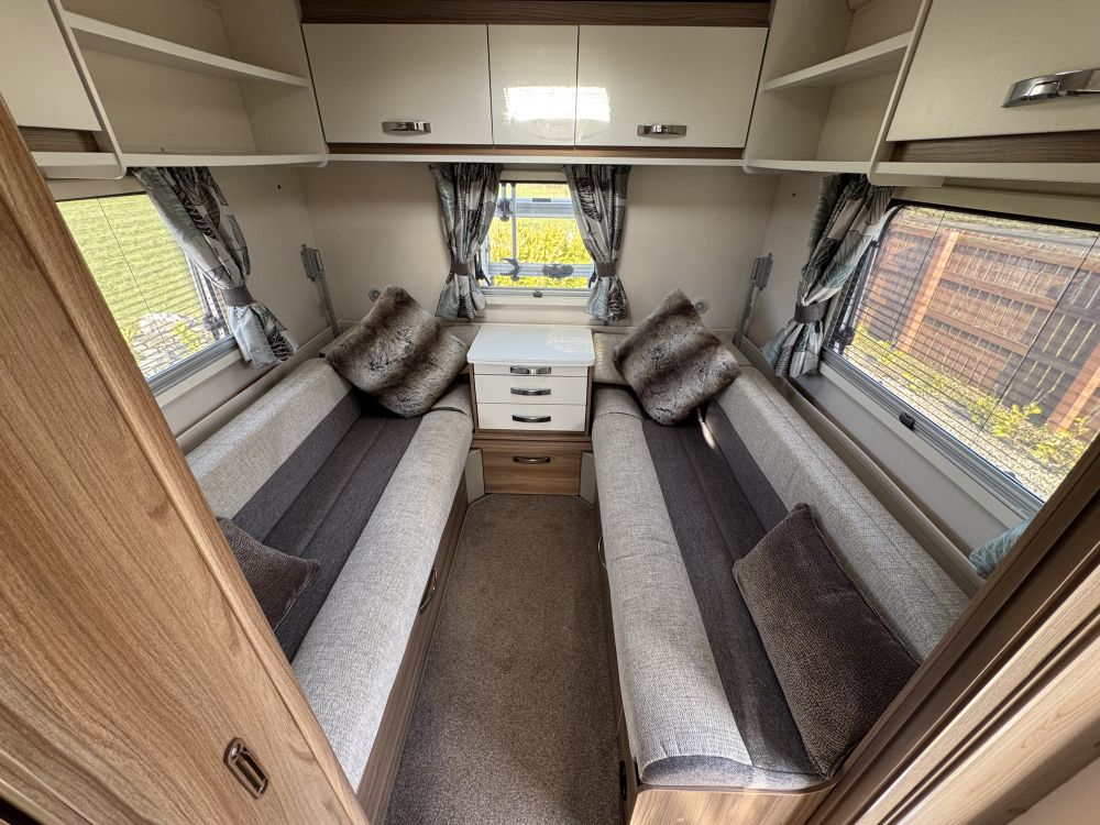 Swift  Charisma 640 