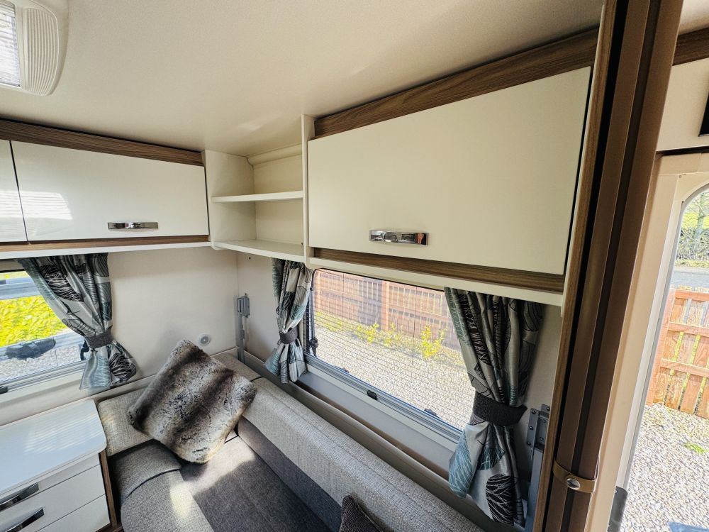 Swift  Charisma 640 