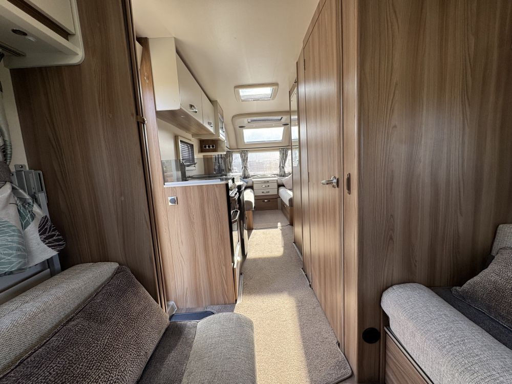 Swift  Charisma 640 