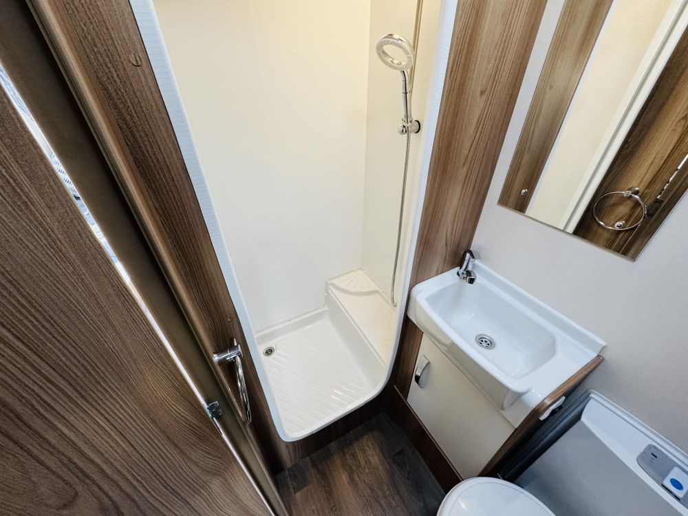 Swift  Charisma 640 