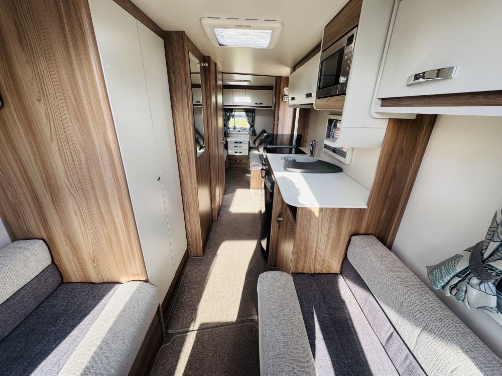 Swift  Charisma 640 