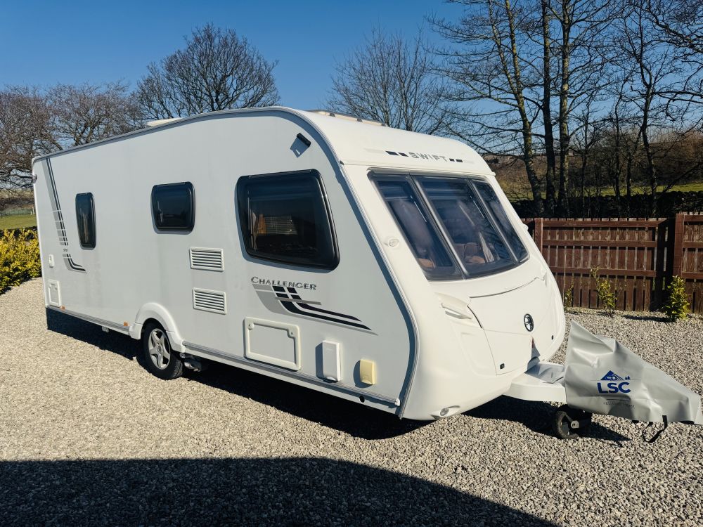 Swift  Challenger 570 