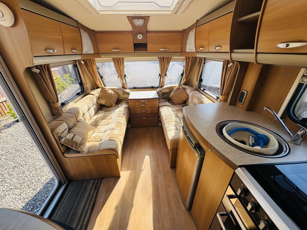 Swift  Challenger 570 