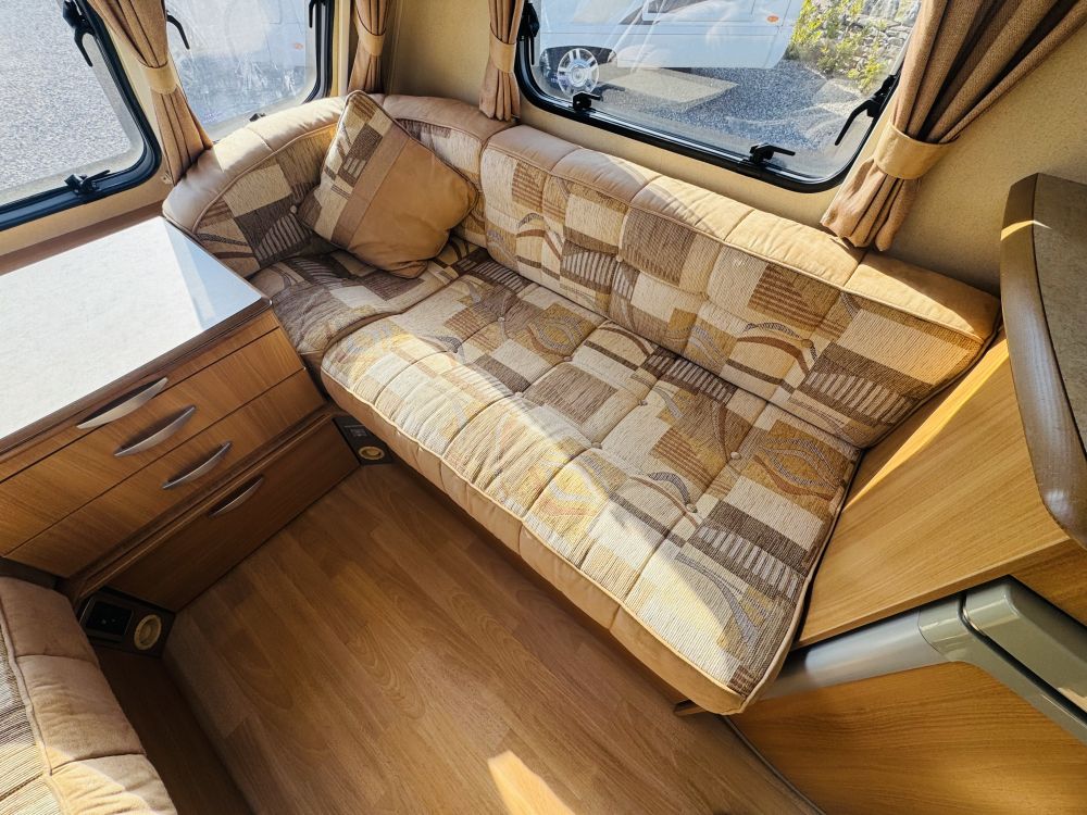 Swift  Challenger 570 