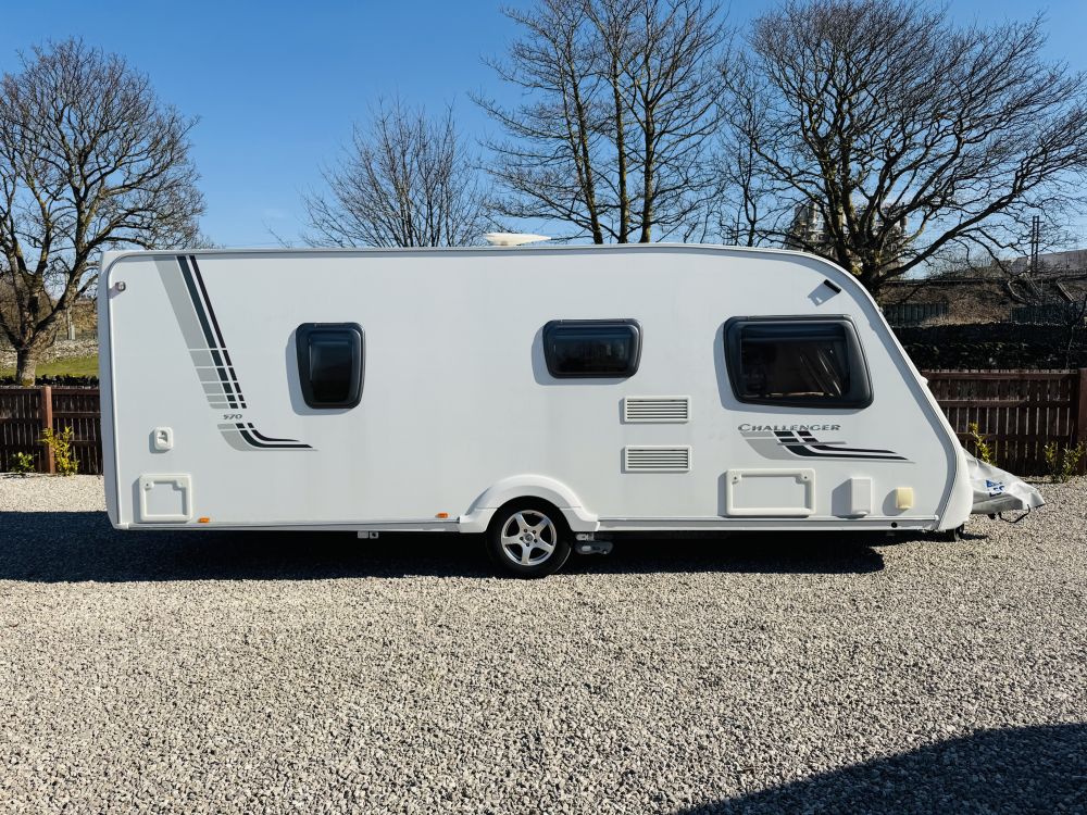 Swift  Challenger 570 