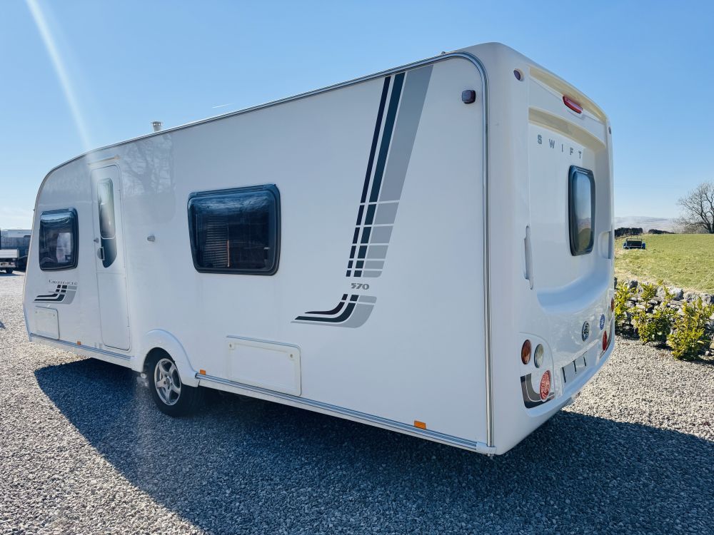 Swift  Challenger 570 