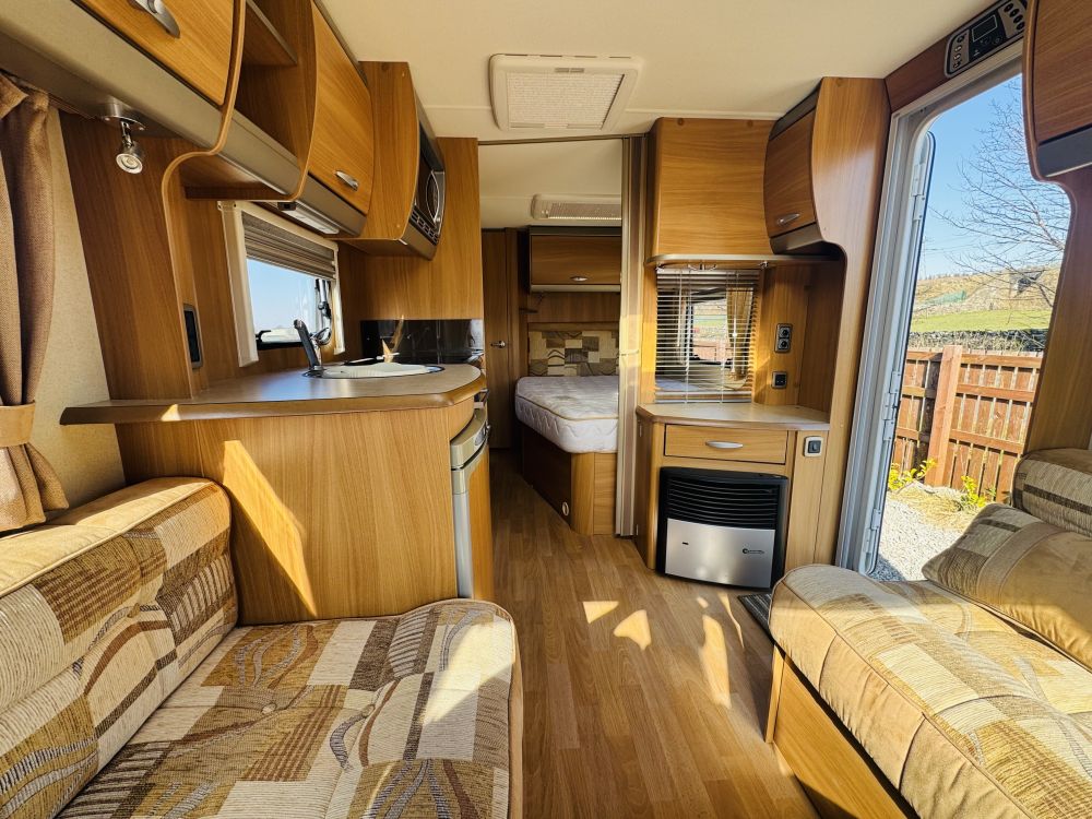 Swift  Challenger 570 
