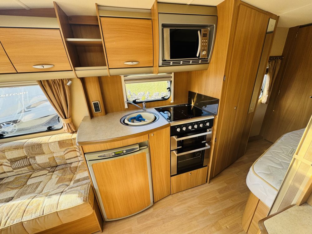 Swift  Challenger 570 