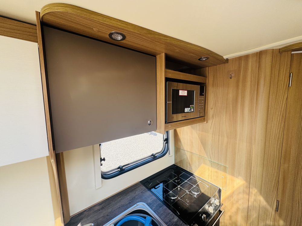 Bailey  Pursuit 400-2