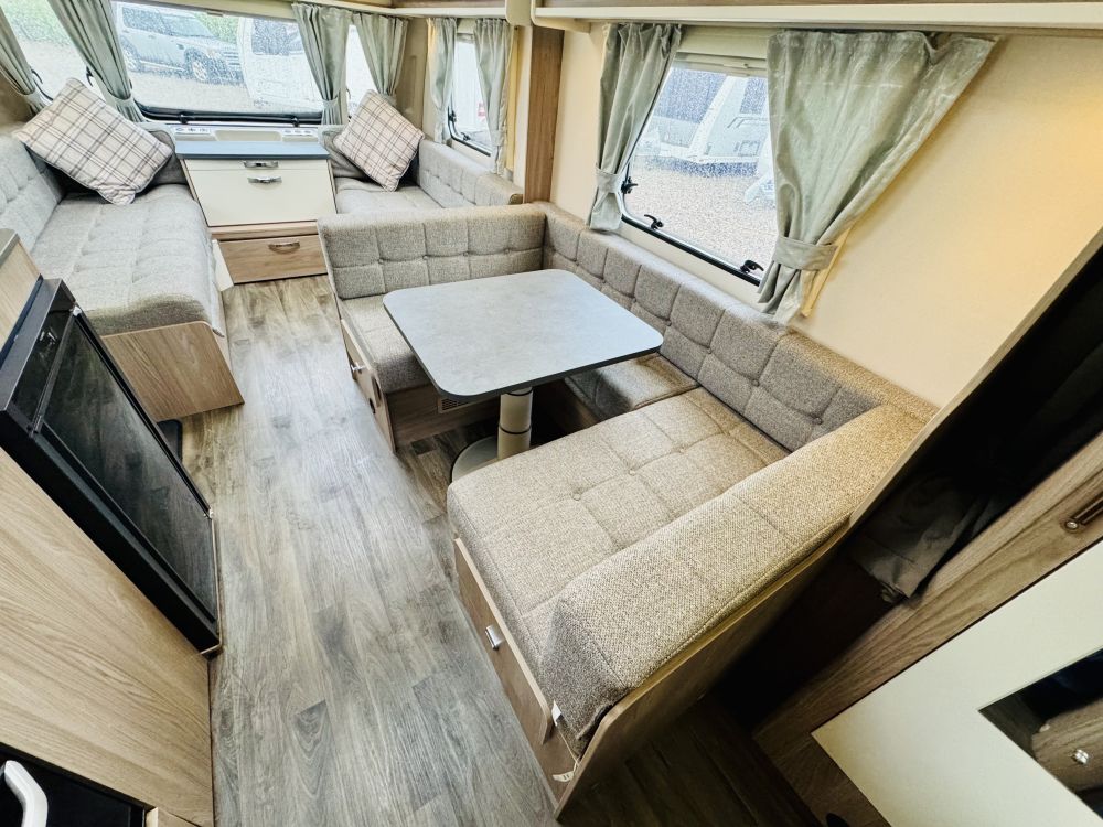 Swift Sprite Grande Quattro  FB 8 ft Wide 