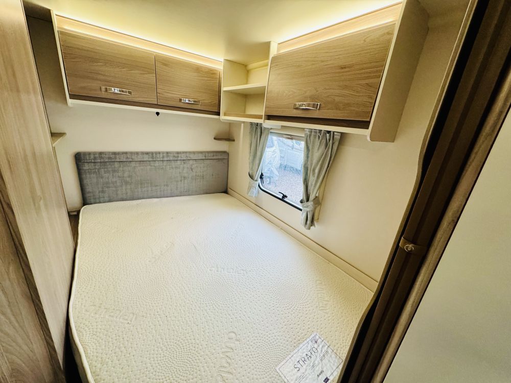 Swift Sprite Grande Quattro  FB 8 ft Wide 