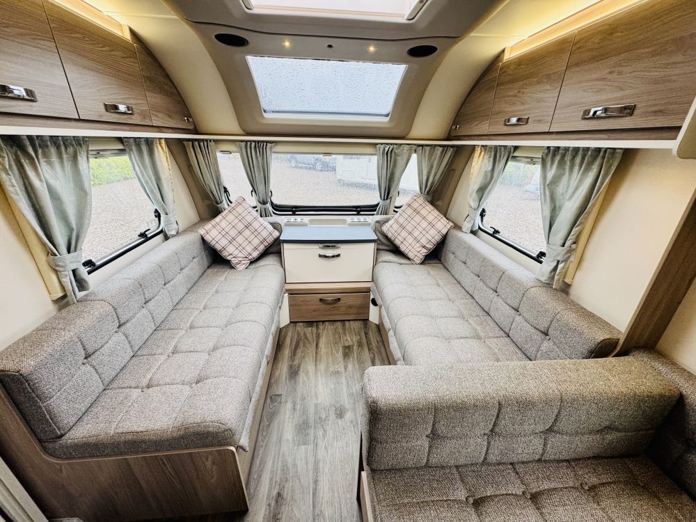 Swift Sprite Grande Quattro  FB 8 ft Wide 