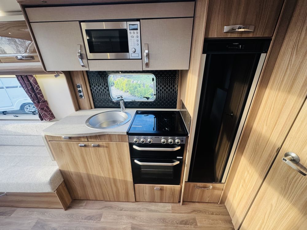 Swift Challenger  480 - 2 Berth 