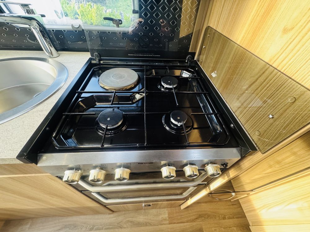 Swift Challenger  480 - 2 Berth 