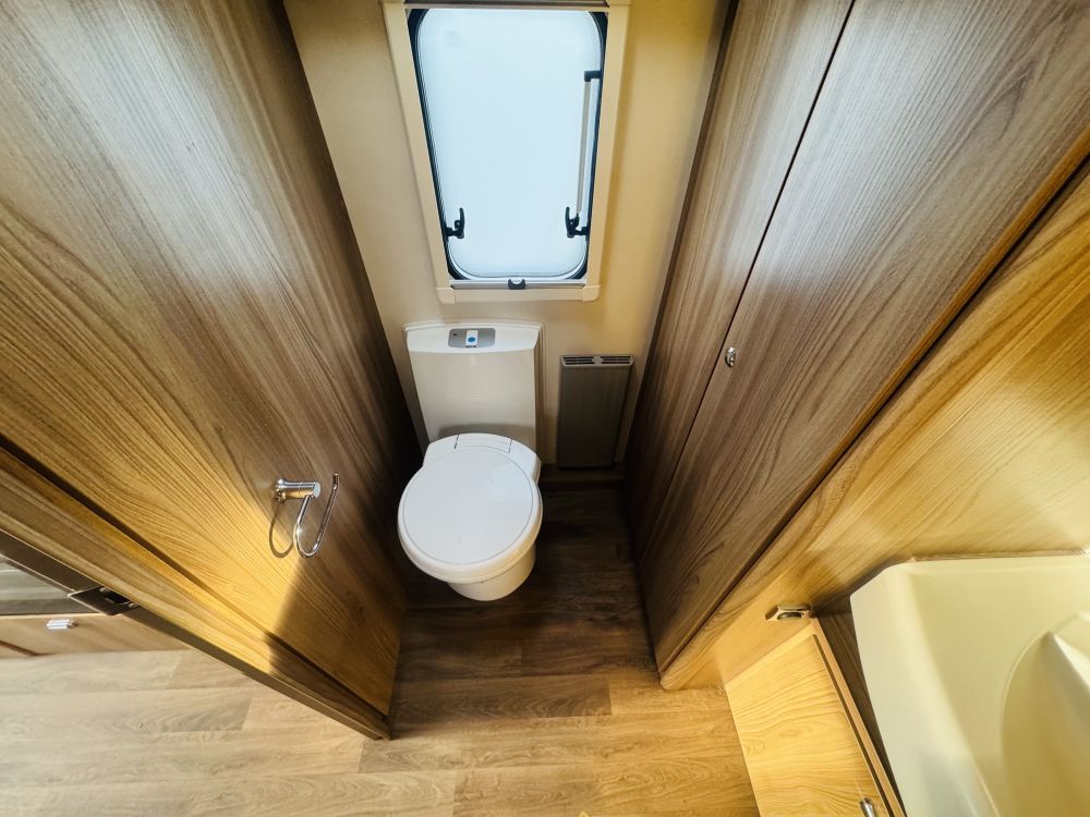 Swift Challenger  480 - 2 Berth 