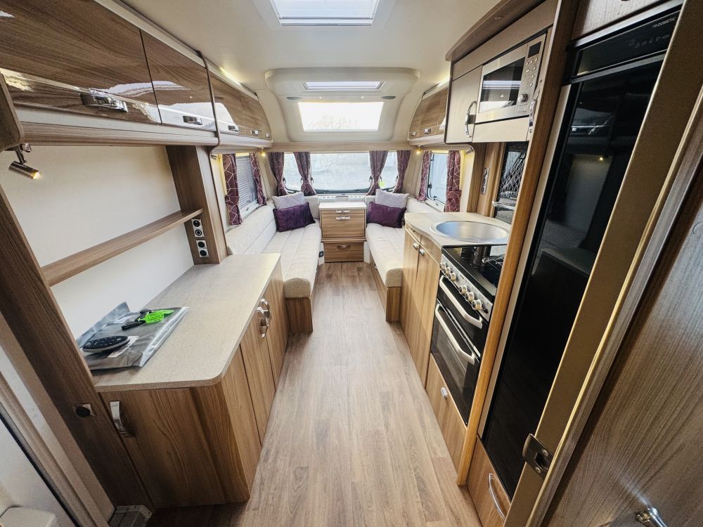 Swift Challenger  480 - 2 Berth 