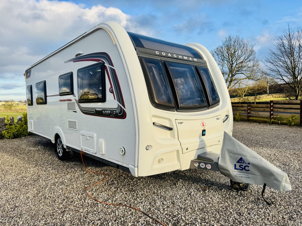 Coachman vip 565  Fixed single beds 