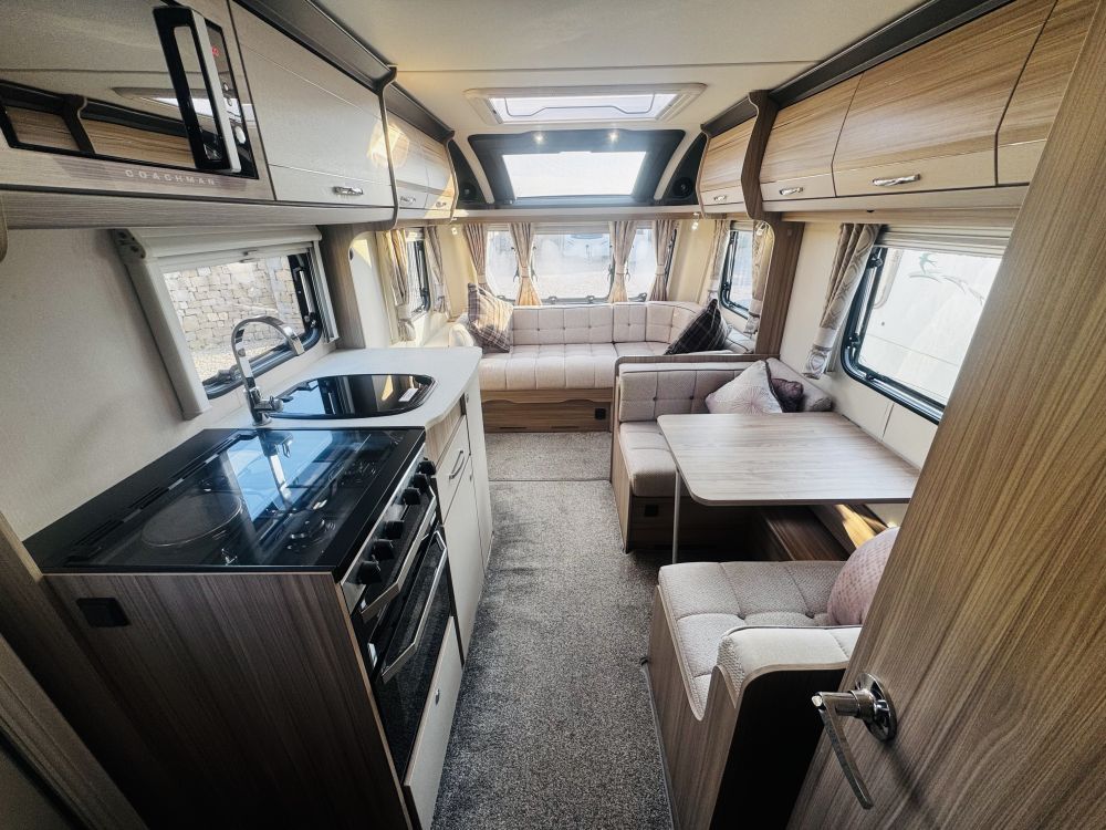 Coachman  Pastiche 470 