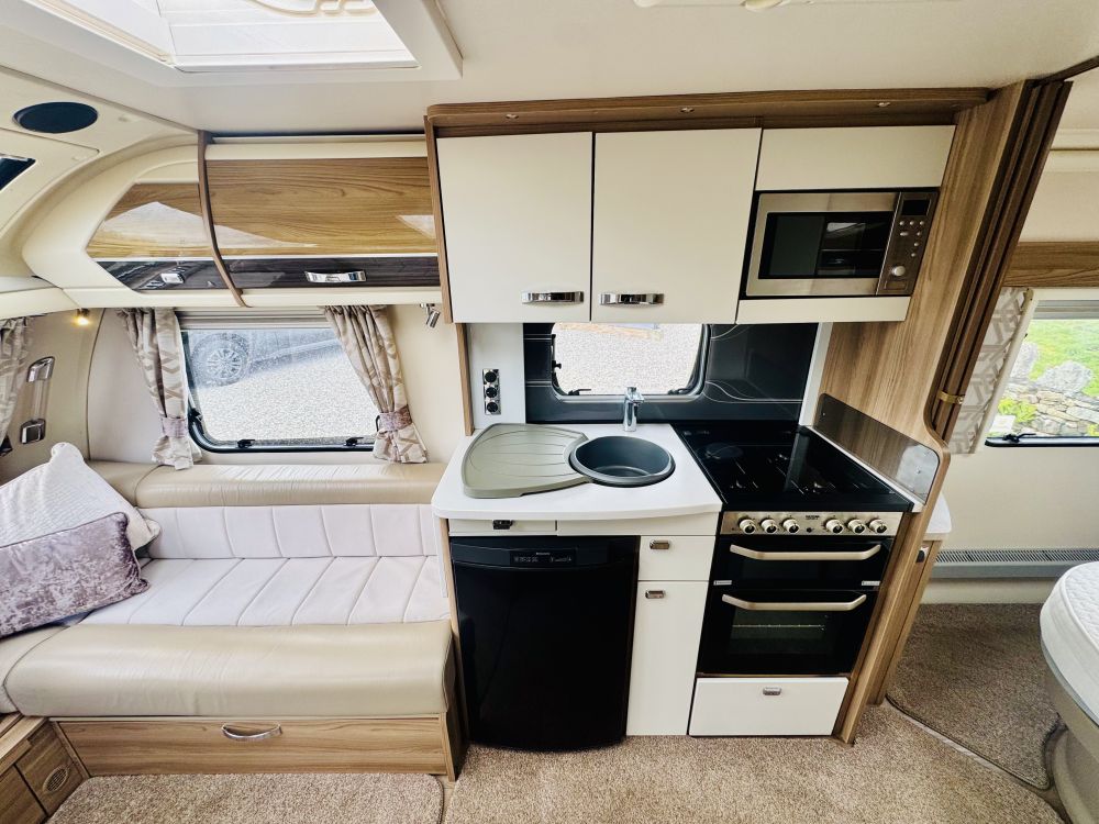 Swift Elegance  580