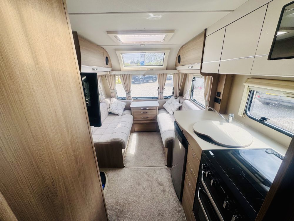 Compass  Casita 550