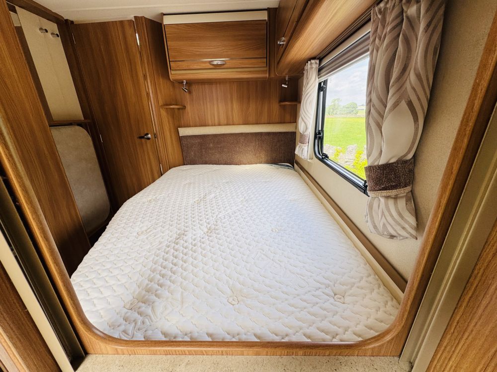 Swift Corniche  19/4 Fixed Bed 